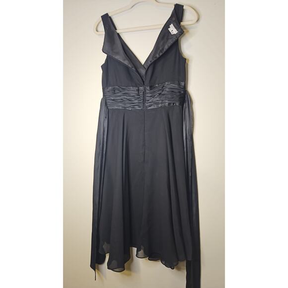 London Times Black Chiffon Midi Dress V-Neck Sleeveless Size 10 - Picture 3 of 6